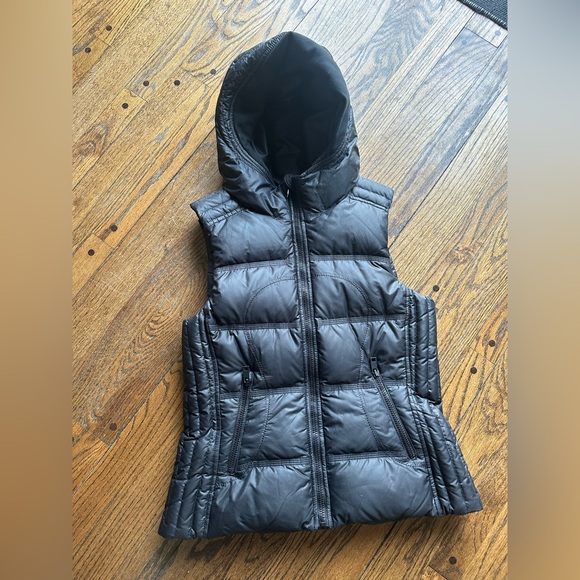 Lululemon Ladies Down Vest - Picture 1 of 3